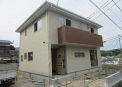 Y様邸二階建洋風住宅新築工事 外壁サイディング施工完了