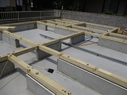 床組施工中(基礎パッキン)