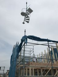 らせん階段 設置施工中