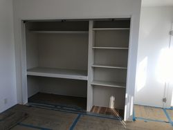 二階 寝室クローゼット内部 施工中